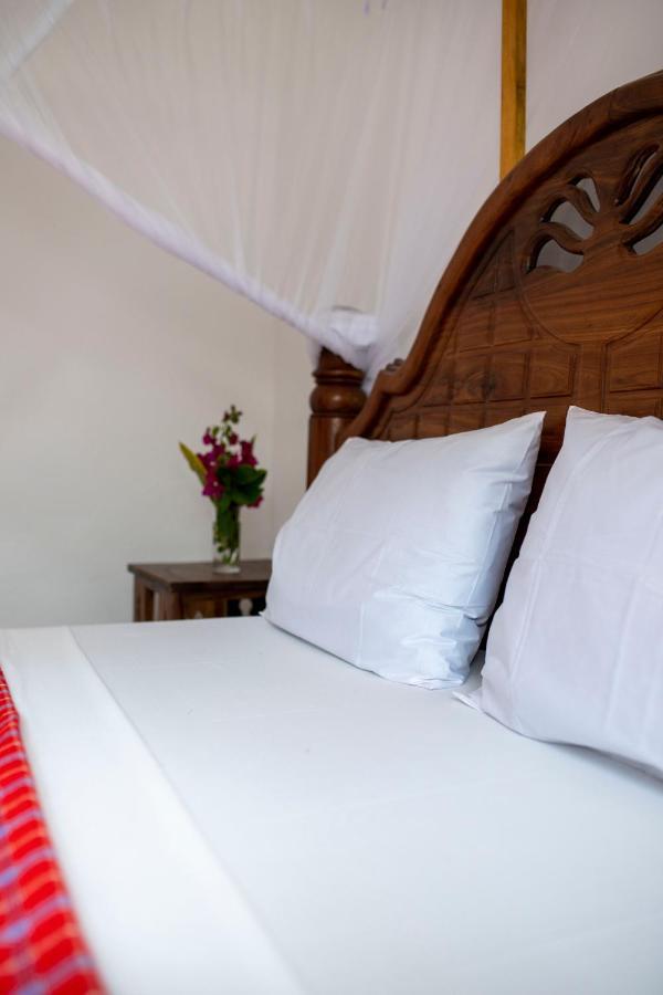 Uroa Beach Lodge 外观 照片